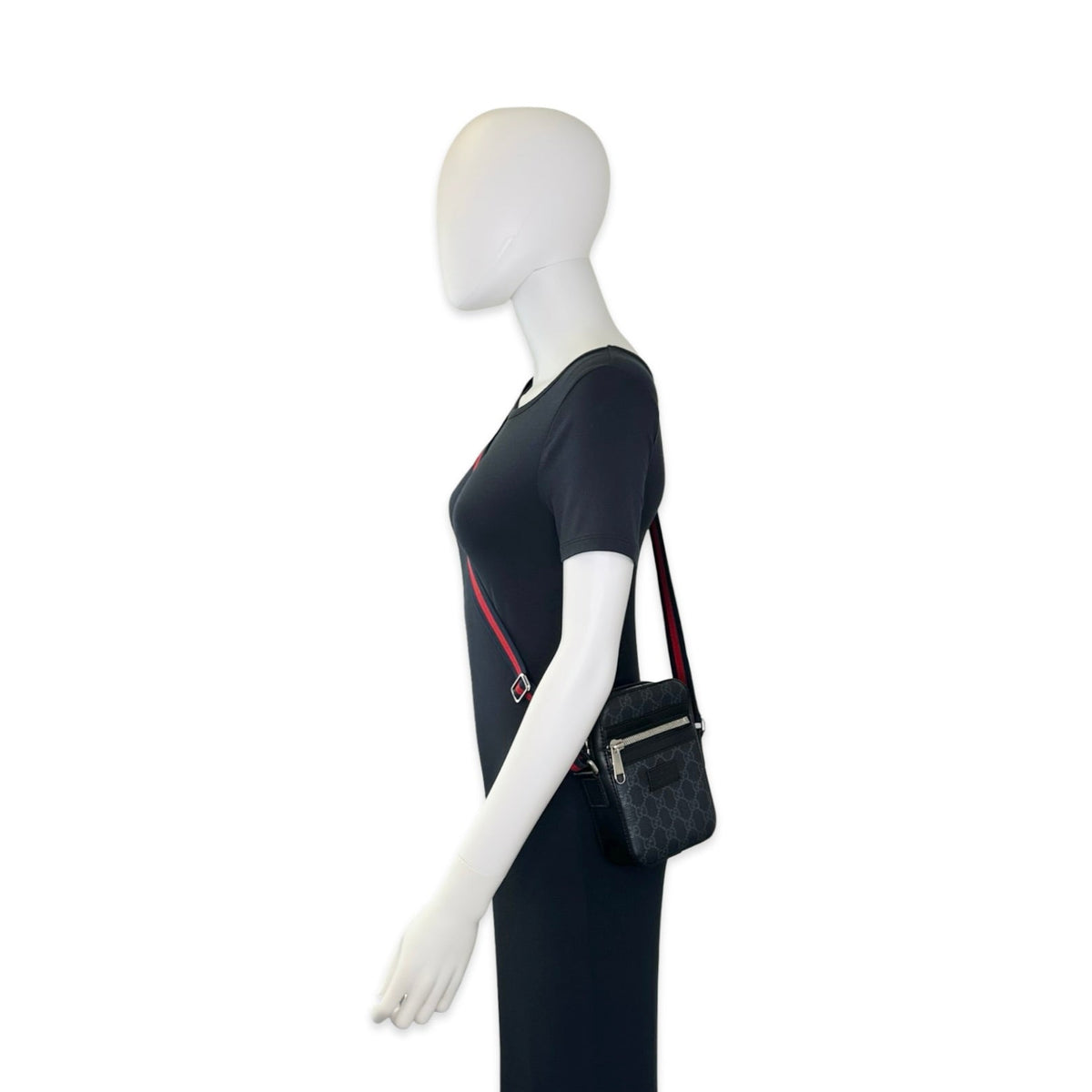 Gucci GG Supreme Mini Messenger